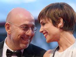 Un film di paolo virzì con valeria bruni tedeschi fabrizio bentivoglio valeria golino fabrizio gifuni luigi lo. Paolo Virzi E Micaela Ramazzotti Tornano Insieme Corriere It