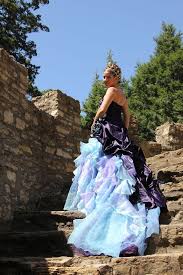Check spelling or type a new query. Lila Brautkleid Mit Blau Und Lila Organza Akzente Etsy