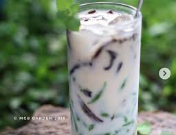 Siramkan ais ini dengan air gula merah,air gula perang,susu cair serta susu pekat. 3 Cara Membuat Cendol Manis Dengan Rasa Gurih Dan Kekinian Intip Resepnya