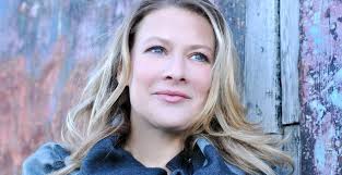 Alison Finlay's Instagram, Twitter & Facebook