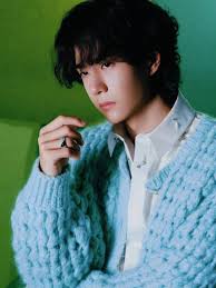 Chen Zheyuan 1间工作室 studio weibo update. "The blues flow over the golden  wall, and the story begins."