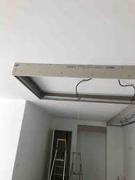 Un faux plafond permet de créer un espace libre pour passer des conduites ou les gaines d'une vmc, pour encastrer des spots. Creation D Un Faux Plafond Autoportant Avec Isolation Thermique Ou Acoustique A Marseille Filipe Oliveira