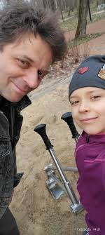 R.I.P. Stanisław Tym nie żyje. Miał 87 lat. A tak pięknie się starali,  śpiewali mu "Sto lat"... Pamiętam, że Stanisław Tym przyniósł nie tylko mi  wiele radosnych chwil. Dał się zapamiętać rolami