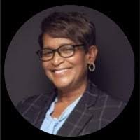 Pam Wade's Instagram, Twitter & Facebook