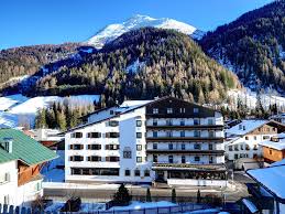 Christoph/stuben and lech/zürs/warth/schröcken combined to form the ski arlberg ski resort. Hotel Arlberg Sankt Anton Am Arlberg Updated 2021 Prices