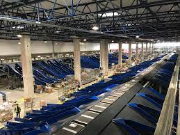 Poliţia ilfov anunţă că directorul companiei de curierat fan courier a sunat la 112 şi a anunţat că a primit o ameninţare cu bombă la depozitul firmei din tunari, potrivit unui comunicat de presă. Cum Arata Noua Investitie De 25 Mil Euro A Fan Courier