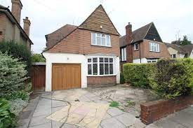 Want to buy a house in ottawa ? 3 Bedroom Semi Detached House For Sale In Montrose Avenue Luton Lu3 30208994 Buying Property Luton Detached House