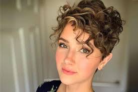 Naturally, curly hairstyles are versatile, ranging from formal hairdos to everyday haircuts. Curly Hairstyles Ideas And Advice For Naturally Curly Hair