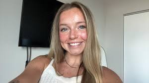 Hey everyone! My name is Zoe, I'm a 20 yr old undergraduate student living  in Morehead and am available for any pet sitting or occasional date night  babysitting. I've been pet sitting