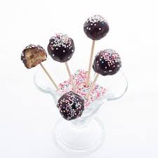 Il Y Avait Les Cake Balls Un Gateau Reduit En Miettes A L Origine On Utilisait Un Reste De Gateau Pour Idee Gateau Recette Chocolat Recette Gateau Chocolat