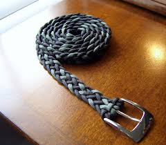 An intricately woven paracord lanyard to hold your keys or pocketknife. Stormdrane S Blog 6 Strand Flat Braid Paracord Belt