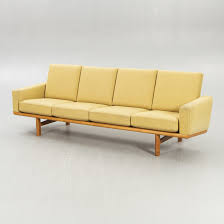 This sofa looks beautiful from all angles with its timeless design and will. Hans J Wegner Sofa Ge 236 4 Hans J Wegner Getama Bukowskis