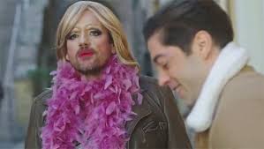 Emilie décide de s'intégrer à la secte d'olivier. Plus Belle La Vie 17 Janvier 2020 Jean Paul En Dragqueen Et Sebastien Embrasse Laetitia Plus Belle La Vie Nouveautes Tele Com