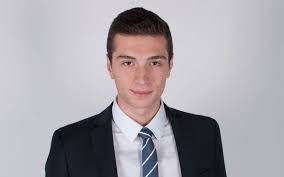 Surtout, bardella lui est d'une fidélité à toute épreuve. Jordan Bardella Nomme Porte Parole Du Fn Le Parisien