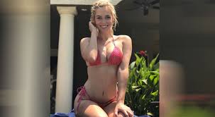 Публикация от paige spiranac (@_paige.renee) 27 июн 2019 в 11:53 pdt despite featuring in respected publications such as golf digest, spiranac said she had often felt shunned by the golfing fraternity, even when trying to do good through charity events. Paige Spiranac Das Ist Die Wohl Heisseste Golferin Der Welt