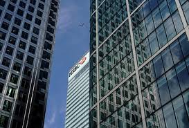 Hsbc resold the building to korea's national pension service for more than £1b in november 2009 in a deal that marked the start of london real estate's recovery. Hsbc Sends Over 100 London Staff Home Over Coronavirus Case Arab News