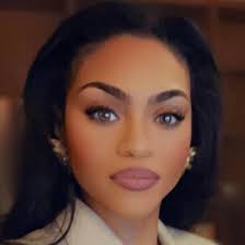 Natasha Ellis's Instagram, Twitter & Facebook