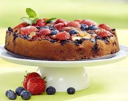 Cake Aux Fruits Colore En 2020 Dessert Alimentation Cake Aux Fruits