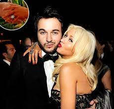 Christina Aguilera S Engagement Ring From Matt Rutler All The Details Christina Aguilera Christina Aguilera Pregnant Christina Maria Aguilera