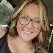 Aldi's baseboard buddy for small shelves