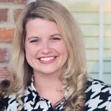 Mandi Amos's Instagram, Twitter & Facebook