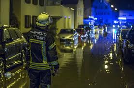 Nach dem schweren unwetter in stuttgart zieht die polizei am nächsten morgen eine erste bilanz. Unwetter In Stuttgart Und Region Schweres Gewitter Verursacht Erhebliche Schaden Stuttgart Stuttgarter Nachrichten