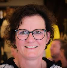 Unser neuer König mit Gefolge ! König Andreas Tiemann mit Königin Sabine  Jürgen und Martina Brinker Rainer und Sabine Jansen Guido und Marion  Kurlemann Ludger und Ulrike Willoh Andreas und Christiane Kannaß