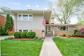 Find the right memory care facility in crestwood, illinois for a loved one with alzheimer's or dementia. Recently Sold Carson Homewood Il Real Estate Homes Estately
