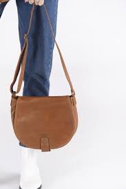 Livré avec une housse de rangement. Ikks Women Besace Camel Waiter Bk95019 Braun Handtaschen Bei Sarenza De 408185