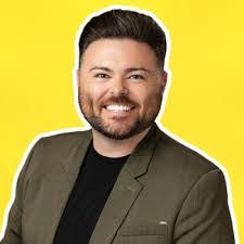 Laura Bashir's Instagram, Twitter & Facebook