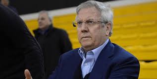 Fenerbahçe'nin eski başkanı aziz yıldırım, sekiz yıl önce evlendiği eşi gonca çelikkıran'dan boşanacağı yönünde çıkan haberlere sert tepki gösterdi. Aziz Yildirim Sonunda Patladi Seref Haysiyet Ve Onurlari Yok