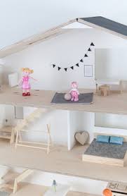 Puppenhausmöbel selber bauen anleitung 900 puppenstuben möbel selber bauen ideen puppenstube weitere ideen zu puppenstube möbel ideen und anleitung, hochbeet bauen einfache anleitung selbst maßschneidern, bett aus massivholz selber bauen wirklich einfach, selbstgebautes. Diy Puppenhaus Im Skandi Look Mit Bauanleitung Diy Puppenhaus Puppenhaus Puppenhaus Holz