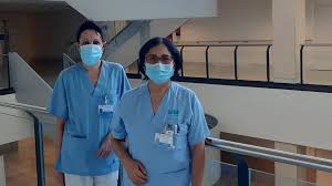 Tres lindas enfermeras muy amables en su trabajo. Dos Enfermeras De Consultas Externas Reciben El Iii Premio A La Investigacion Geteii Janssen Comunidad De Madrid