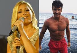 Doch auch in ihrem privatleben geht es spannend zu! Helene Fischer Baby Geheimnis Geluftet Schlager De