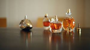 perfume ile ilgili görsel sonucu