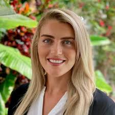 Kendra Harrington's Instagram, Twitter & Facebook