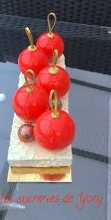 Buche Boules De Noel A La Poire Et L Amande Boule De Noel Dessert Noel Boule Repas Noel