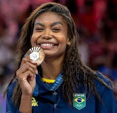 CURIOSIDADE; Você sabia que o jogo considerado o mais longo da história foi  uma final olímpica? Isso mesmo, Polônia e União Soviética fizeram uma  partida sensacional que terminou 3X2 para a Polônia [