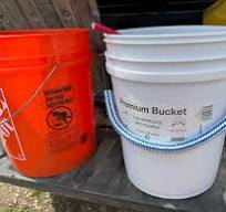 Comparison of 2.5 and 5 gallon Menards buckets