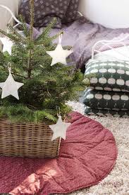 Yorbay tannenbaum decke kunstfell weiß rund rock teppich filz für schnee christbaum weihnachtsbaum deko (122cm): Eine Decke Fur Den Tannenbaum C Pauli Nature Blog