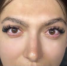 Opinions please. First ever real client with curly lashes, eye's flickered  throughout 🥺