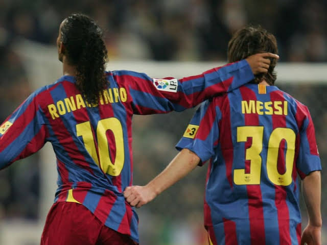 Ronaldinho sobre el presente de Lionel Messi: «No está en un gran momento,  pero volverá a ser el mejor del mundo» | ADN Radio