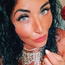 Laughter strengthens all bonds. Bond with us in 2021. Photo by:  @deanbradshaw