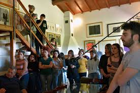 Nato a napoli nel 1937. Studenti Dell Accademia Di Belle Arti Di Napoli In Visita Alla Collezione Peruzzi A Tarquinia Tusciaup