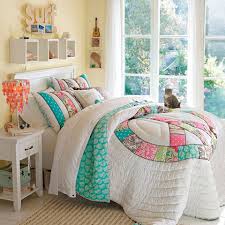 Tanto los pompones de lana o tul como los banderines son muy versátiles a la. Habitaciones Para Chicas Ideas Y Fotos Decorar Hogar