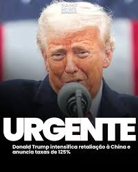 O presidente dos Estados Unidos, Donald Trump, intensificou mais uma vez as  tarifas para importações da China. A nova alíquota será de 125%. Em um post  na Truth Social, sua rede social,