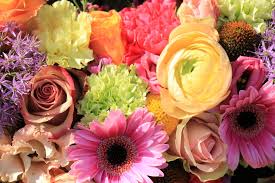 Zur jahreszeit passende hochzeitsblumen verleihen einem der schönsten tage in deinem leben pastelltöne und sanfte farben prägen die hochzeitsblumen im frühling. Hochzeitsdekoration Tipps Zur Wahl Der Hochzeitsblumen Carinas Hochzeitsplanung