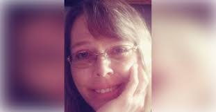 Amy Epting's Instagram, Twitter & Facebook