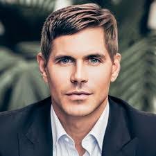 Timothy Hogue's Instagram, Twitter & Facebook