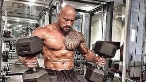 Les mouvements de pectoraux à la maison sans aucun matériel peuvent vous aider à muscler vos pectoraux si vous suivez nos conseils pour vous aider à les rendre plus efficaces et donc choquer vos muscles au maximum. Dwayne Johnson Devoile Son Exercice Prefere Pour Se Muscler Les Pectoraux